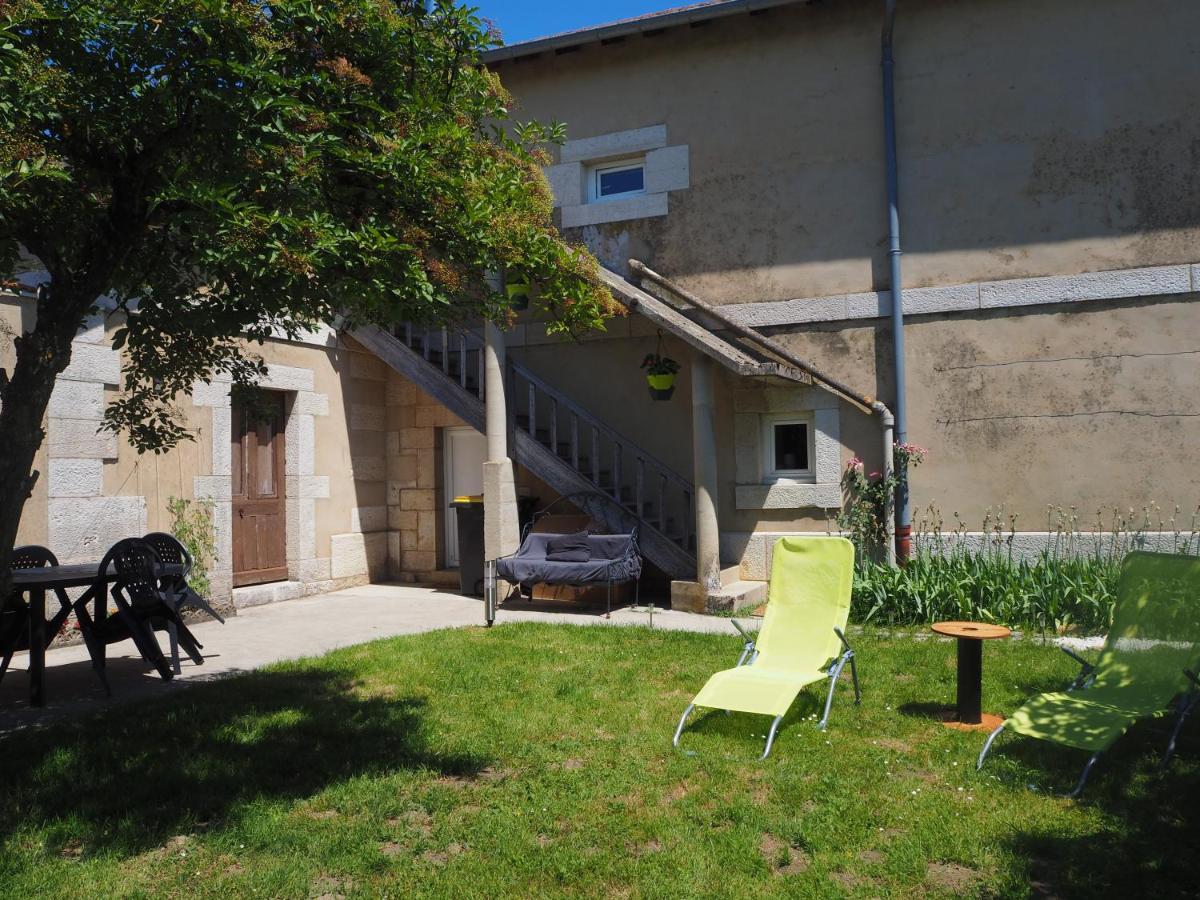 Le Gite Du Haut Chatillon-la-Palud Exterior photo